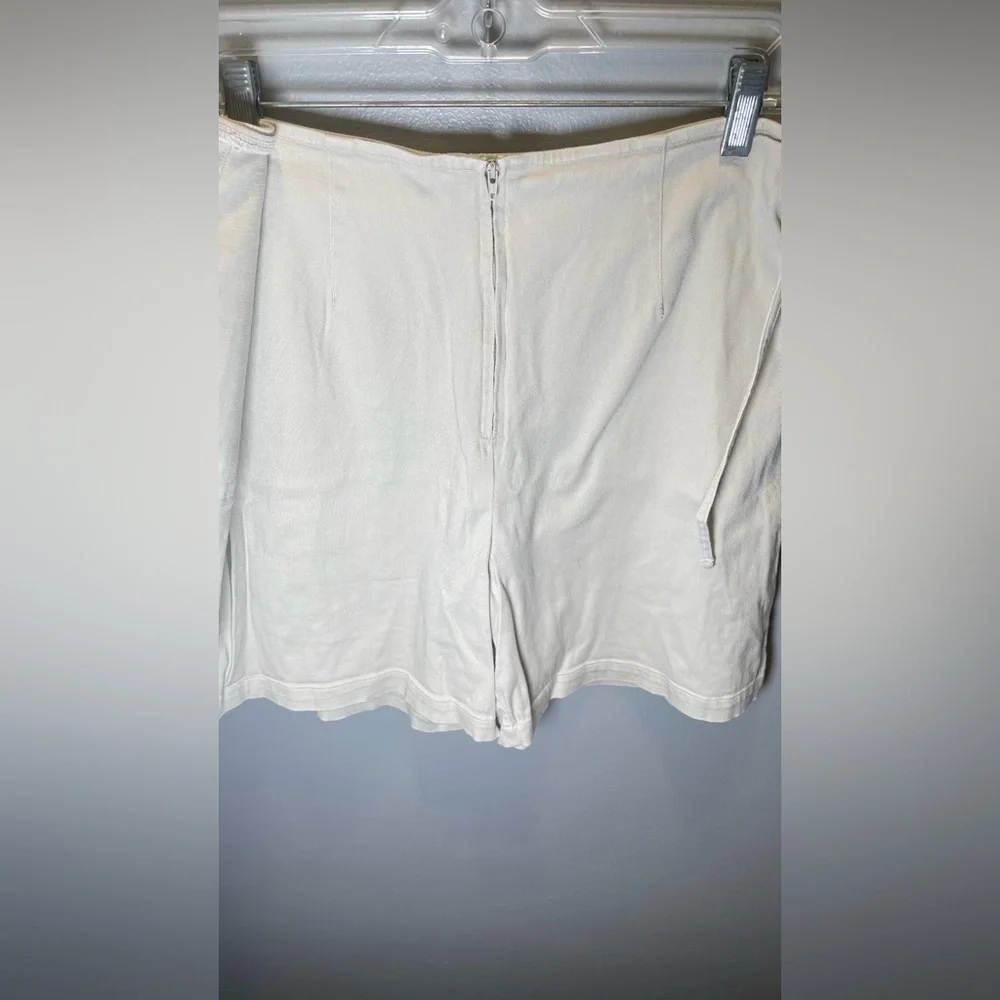 Disney Vintage Women's Embroidered Mickey and Minnie Beige Skort‎ Size Medium